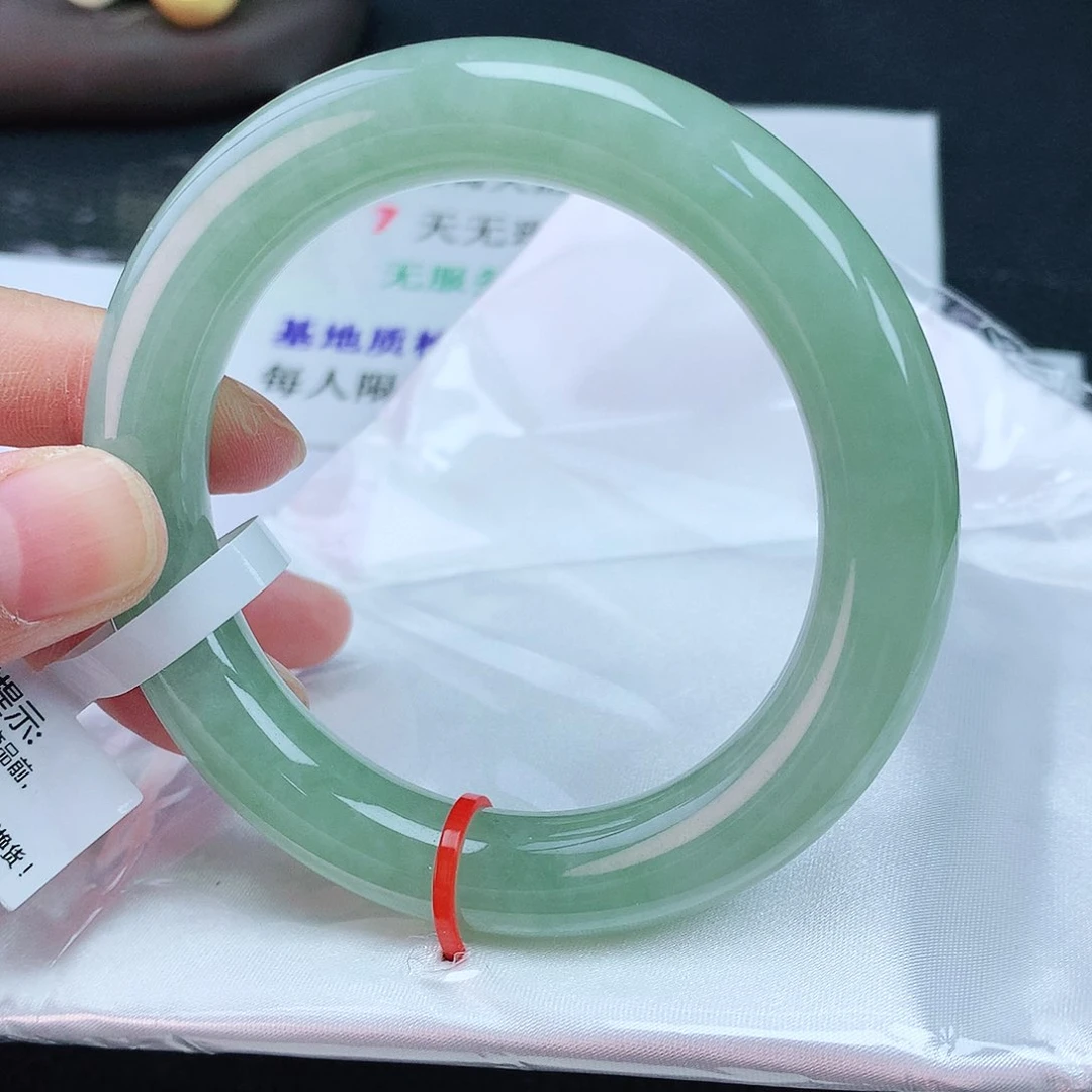 翡翠手镯未镶嵌54胖
