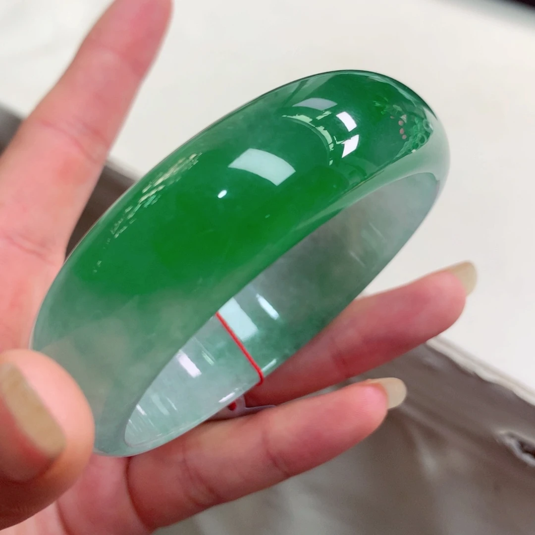 未镶嵌手镯翡翠天然翡翠手镯