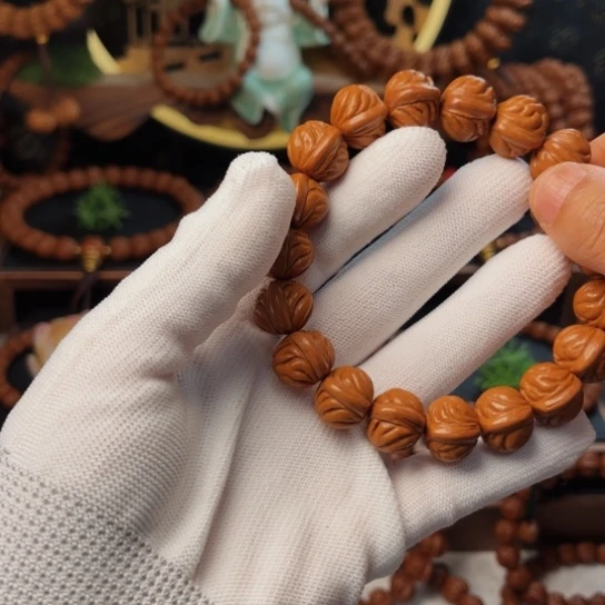 吊坠桃核15玉脊龙手串