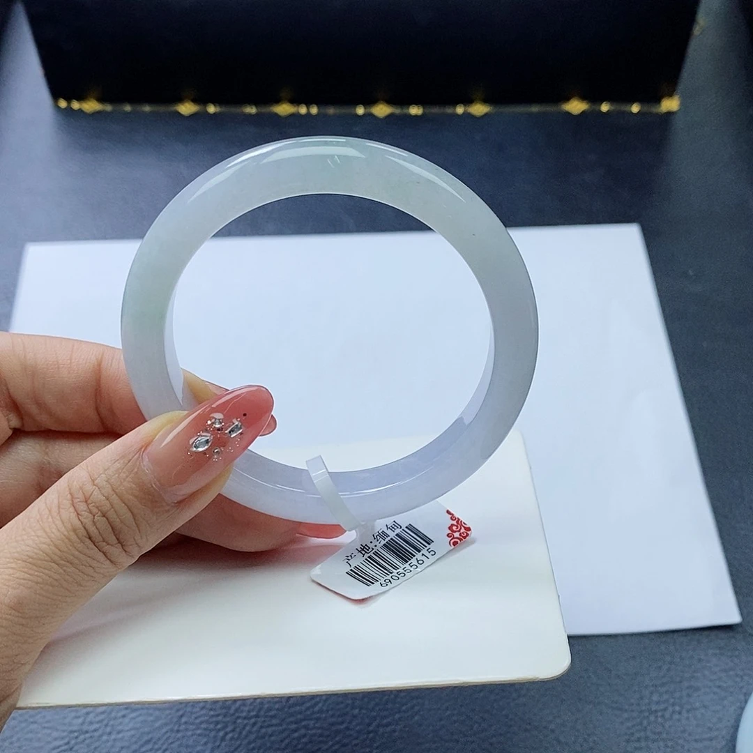 翡翠手镯未镶嵌55.8圈口