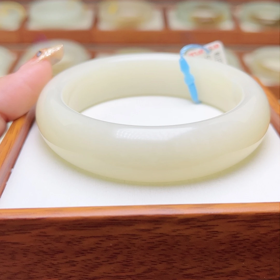 和田玉手镯未镶嵌59.6