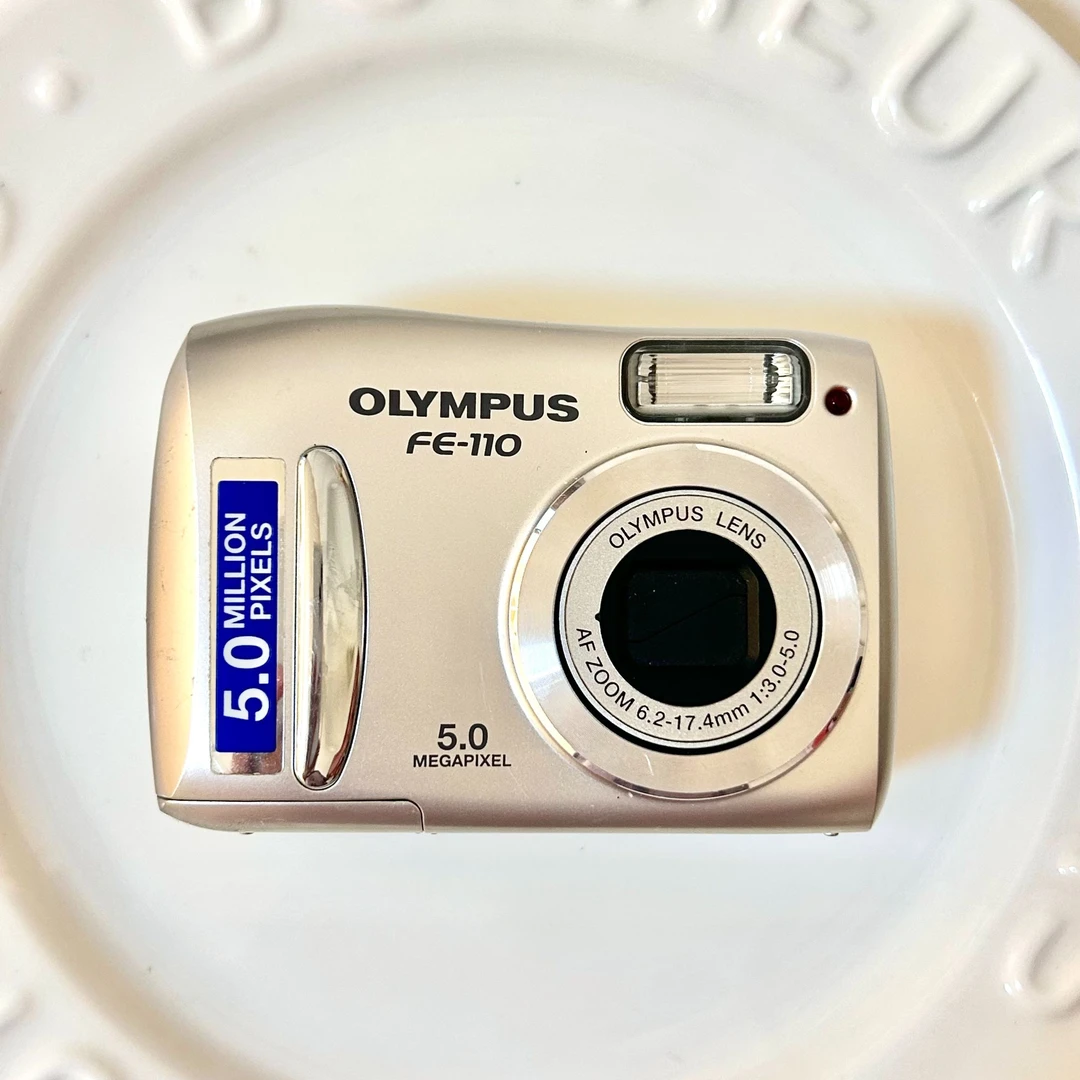 9新 Olympus/奥林巴斯 FE110 银色500w像素3倍光变 色彩好 无xd卡