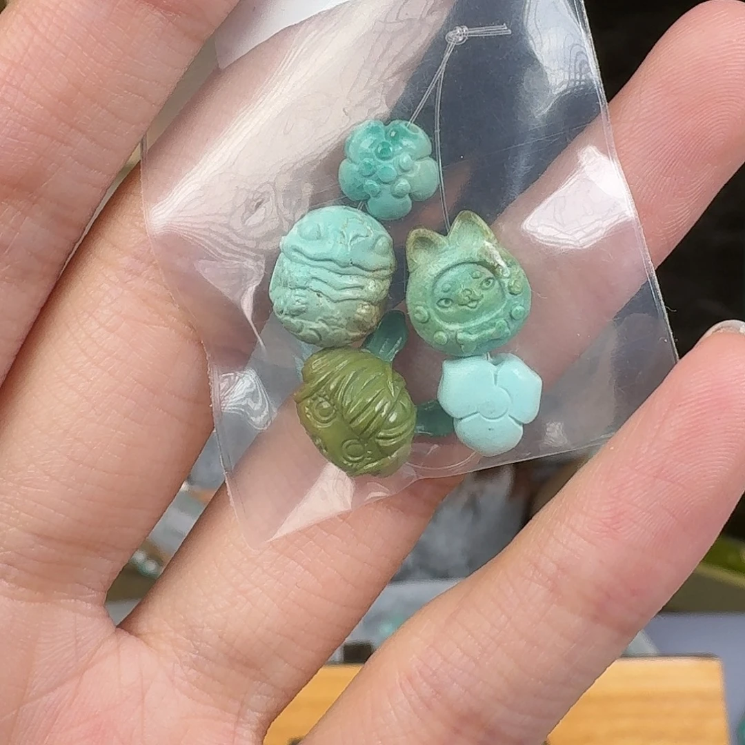 绿松石未镶嵌挂件