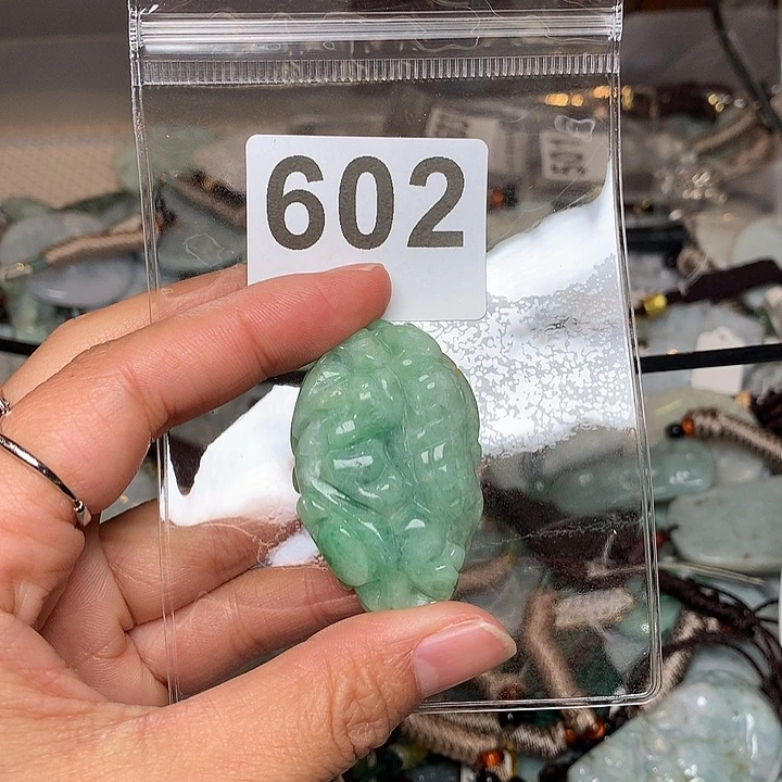 翡翠颈饰未镶嵌北****?翡翠