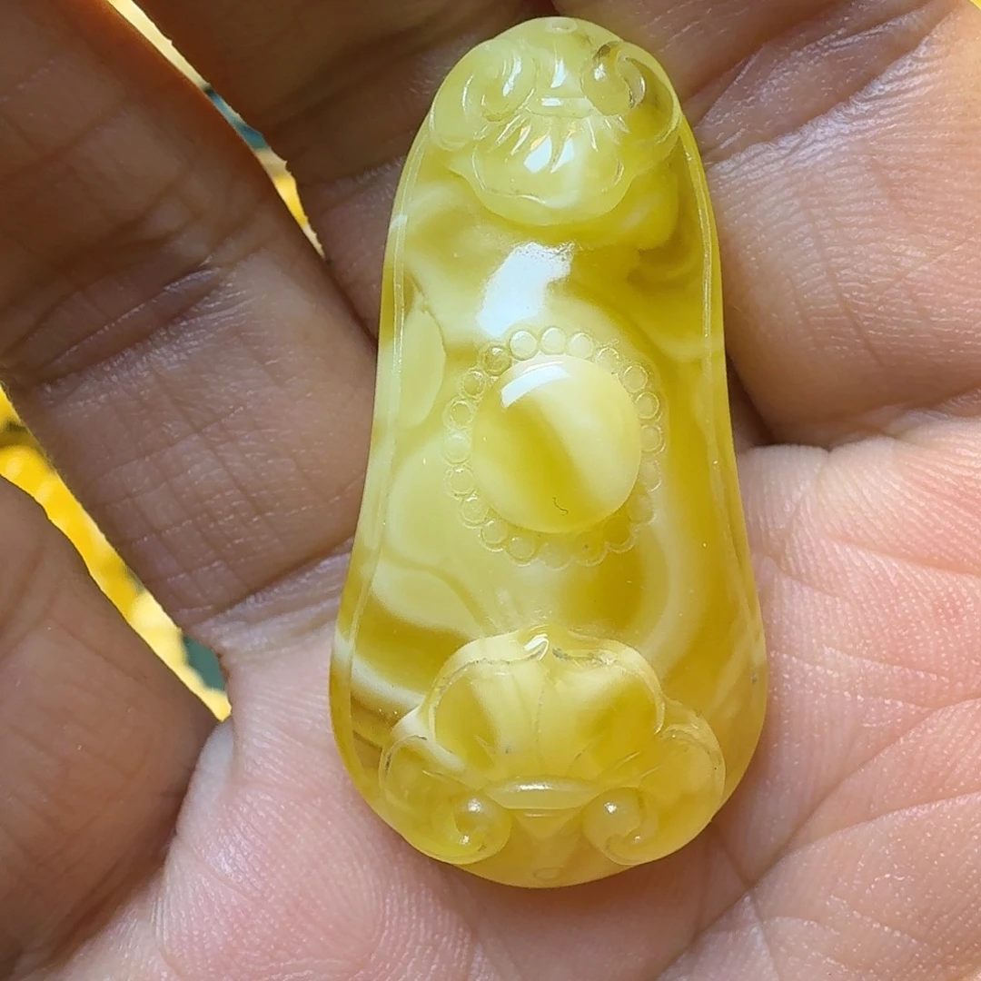 蜜蜡未镶嵌珠宝奇石