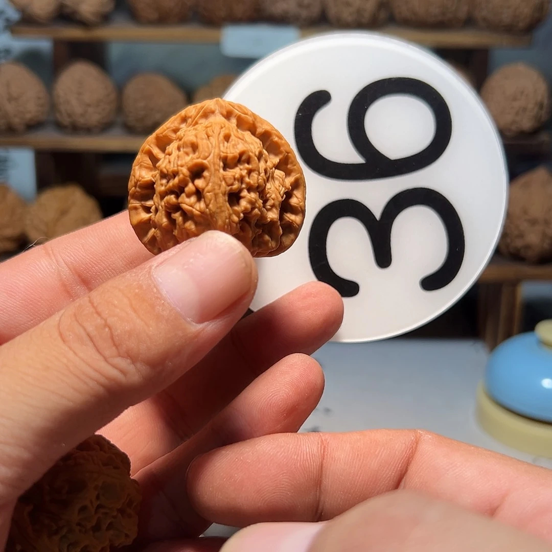 别***字文玩核桃，白色36号