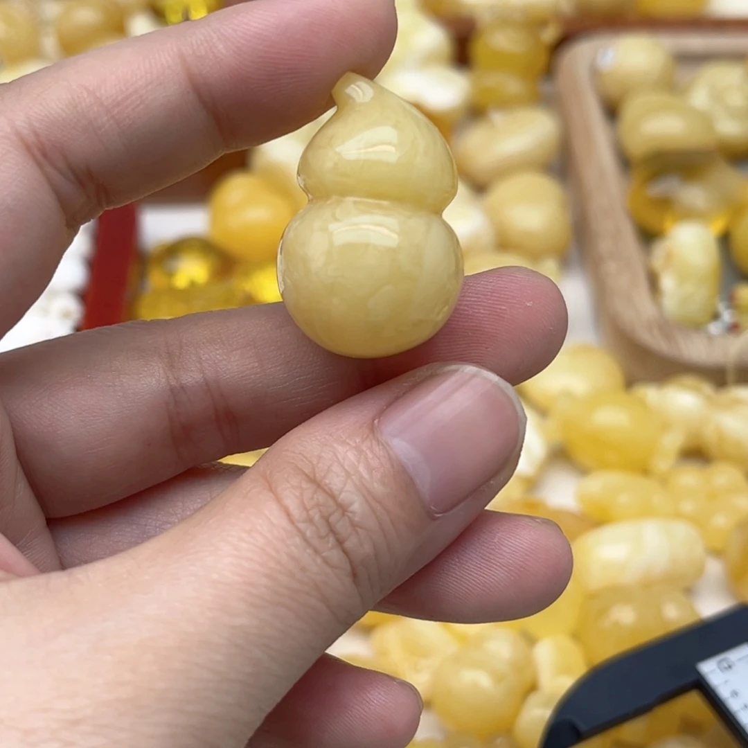 蜜蜡未镶嵌裸石配饰