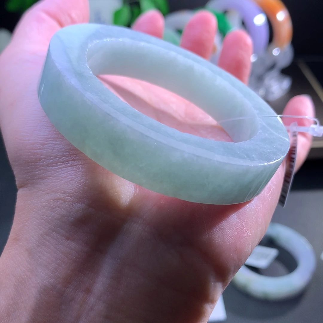 未镶嵌翡翠手镯定制翡翠