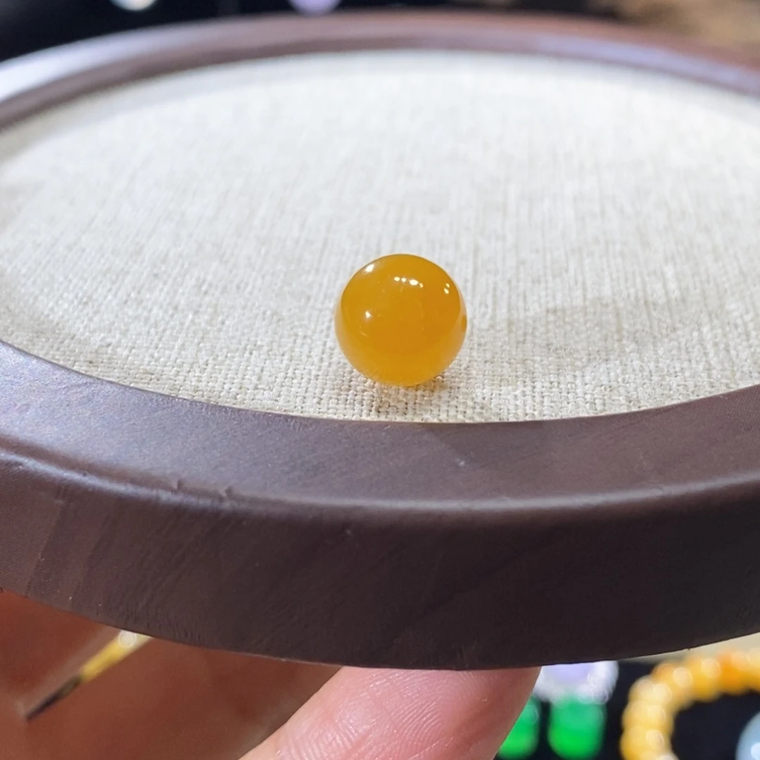 一***_翡翠未镶嵌颈饰满黄10mm