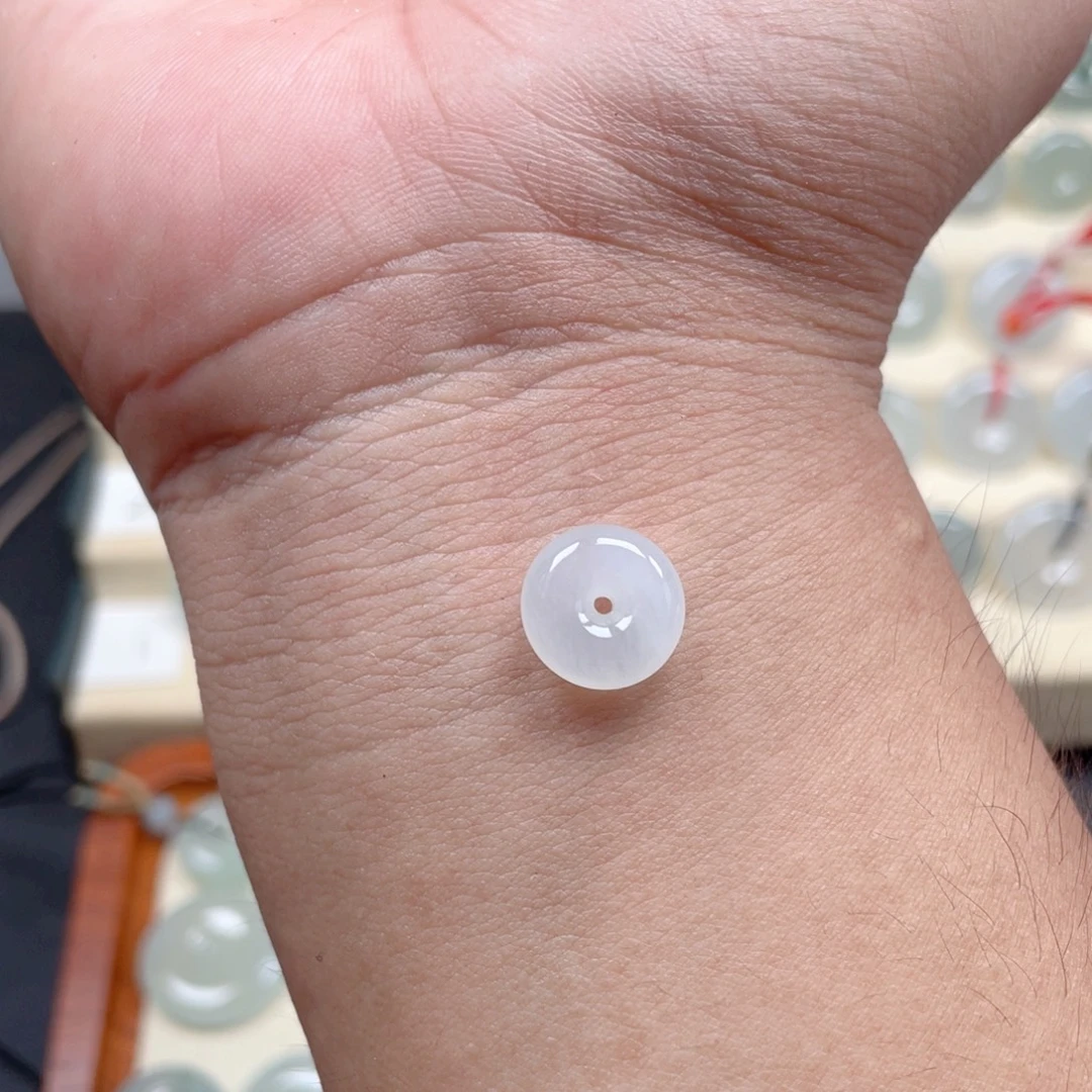 翡翠未镶嵌颈饰235678888