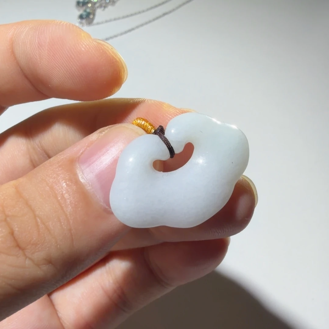颈饰未镶嵌翡翠好
