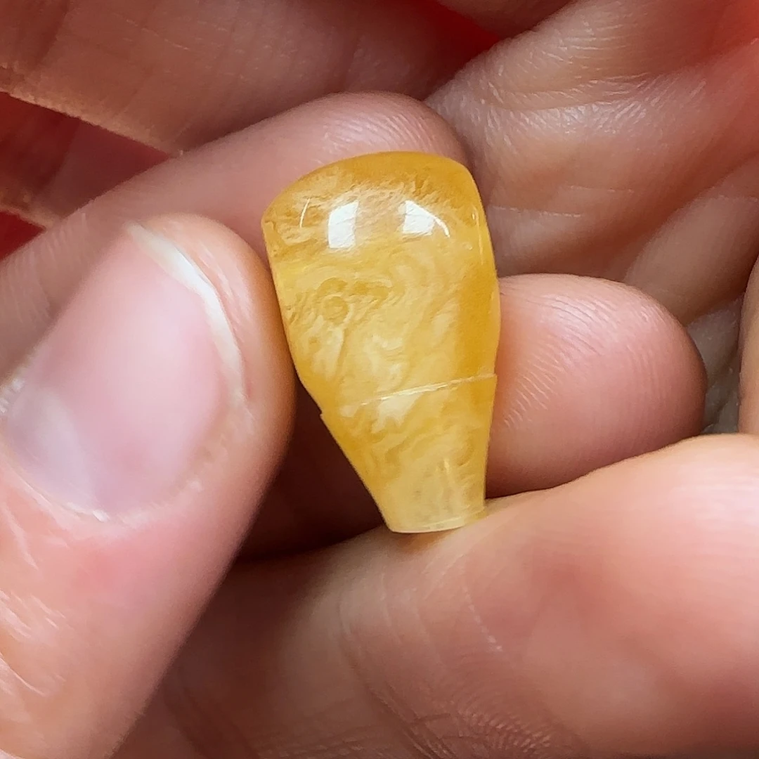 蜜蜡未镶嵌珠宝奇石