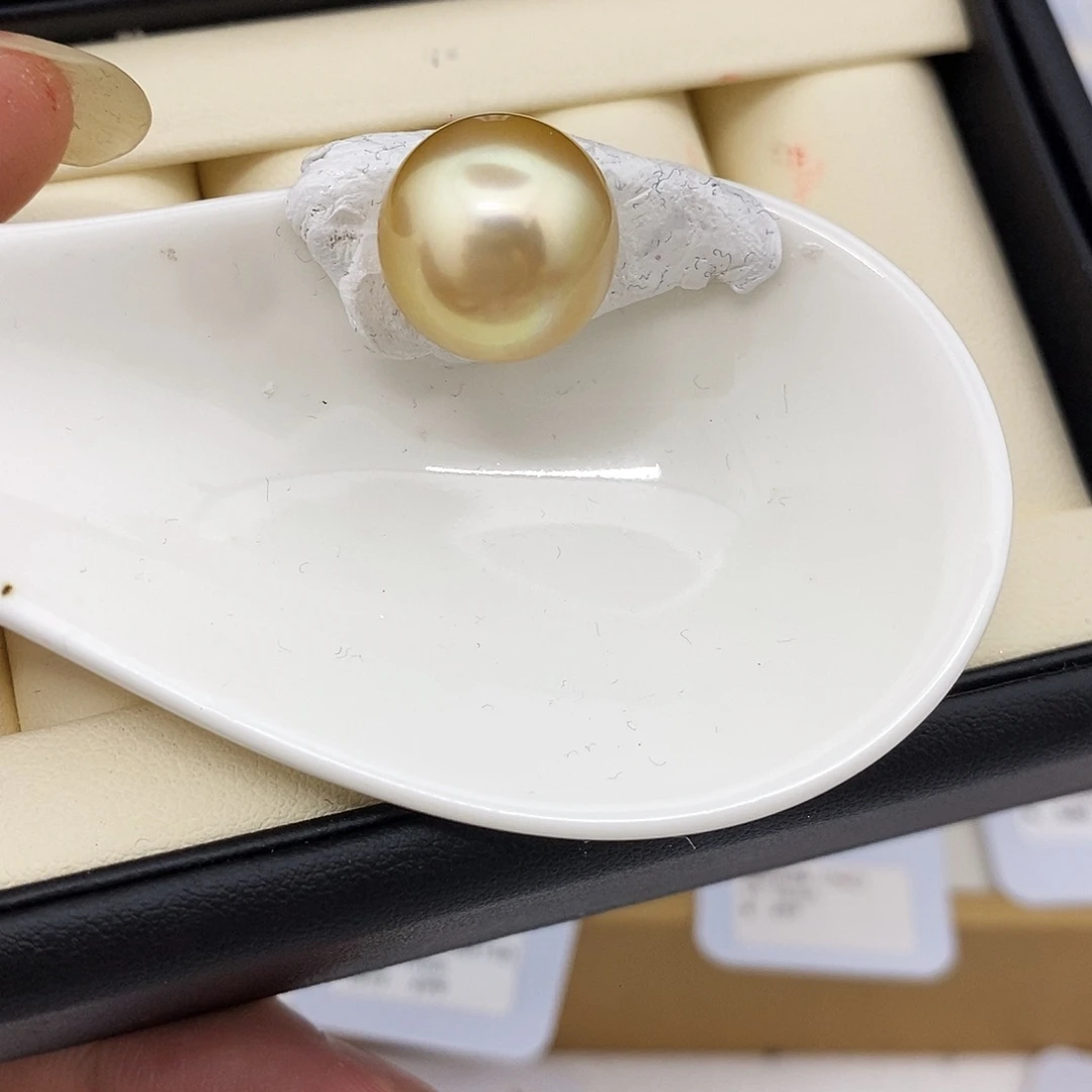 未镶嵌海水珍珠耳饰14.4金珠单颗 无鉴赏