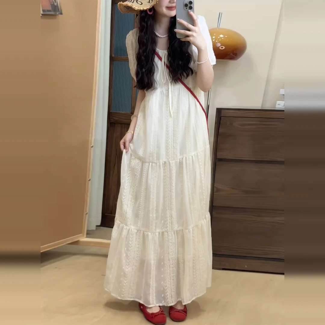 法式气质高级感白色收腰连衣裙女夏天巨好看的减龄小众不撞款裙子