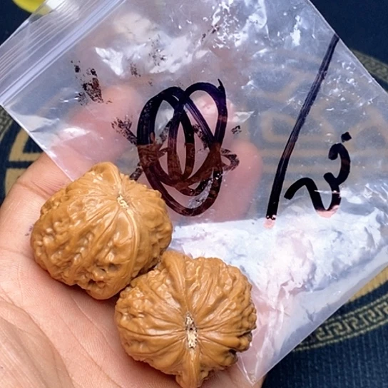 【闪购商品】文玩核桃吊坠疯*人铁锤