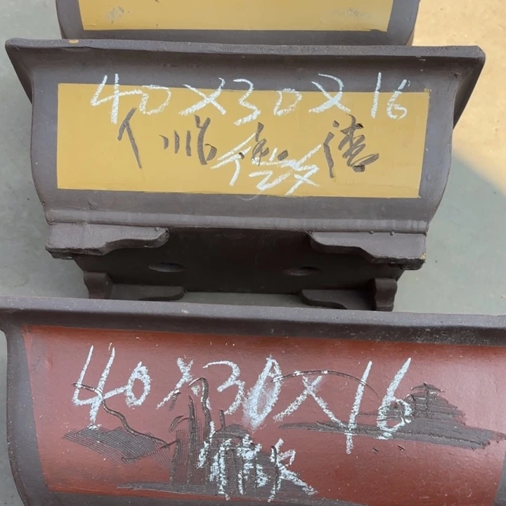 紫砂花盆100-3。            微瑕