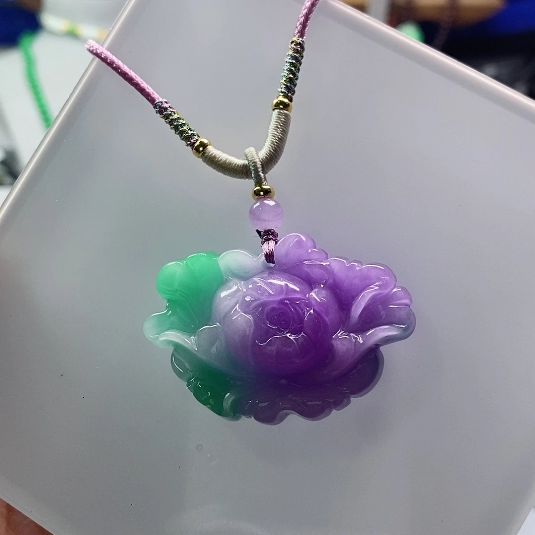 翡翠未镶嵌吊坠(赠链)