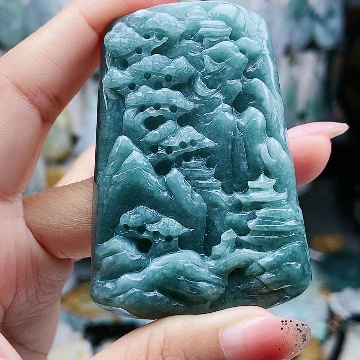 颈饰足铂镶嵌翡翠翡翠