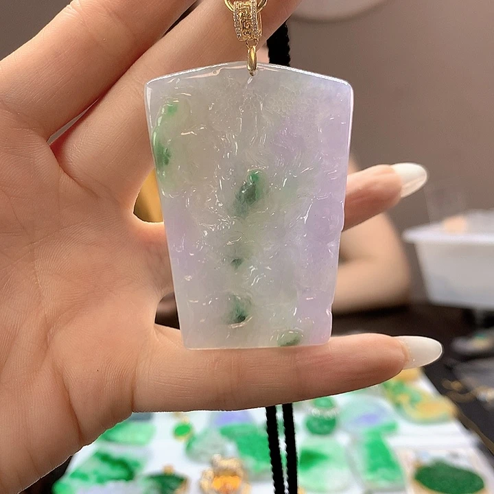 翡翠未镶嵌颈饰翡翠