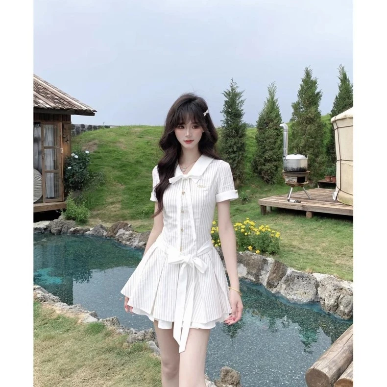 显瘦条纹短裙设计感运动连衣裙短款百褶小个子高腰白色法式学院风
