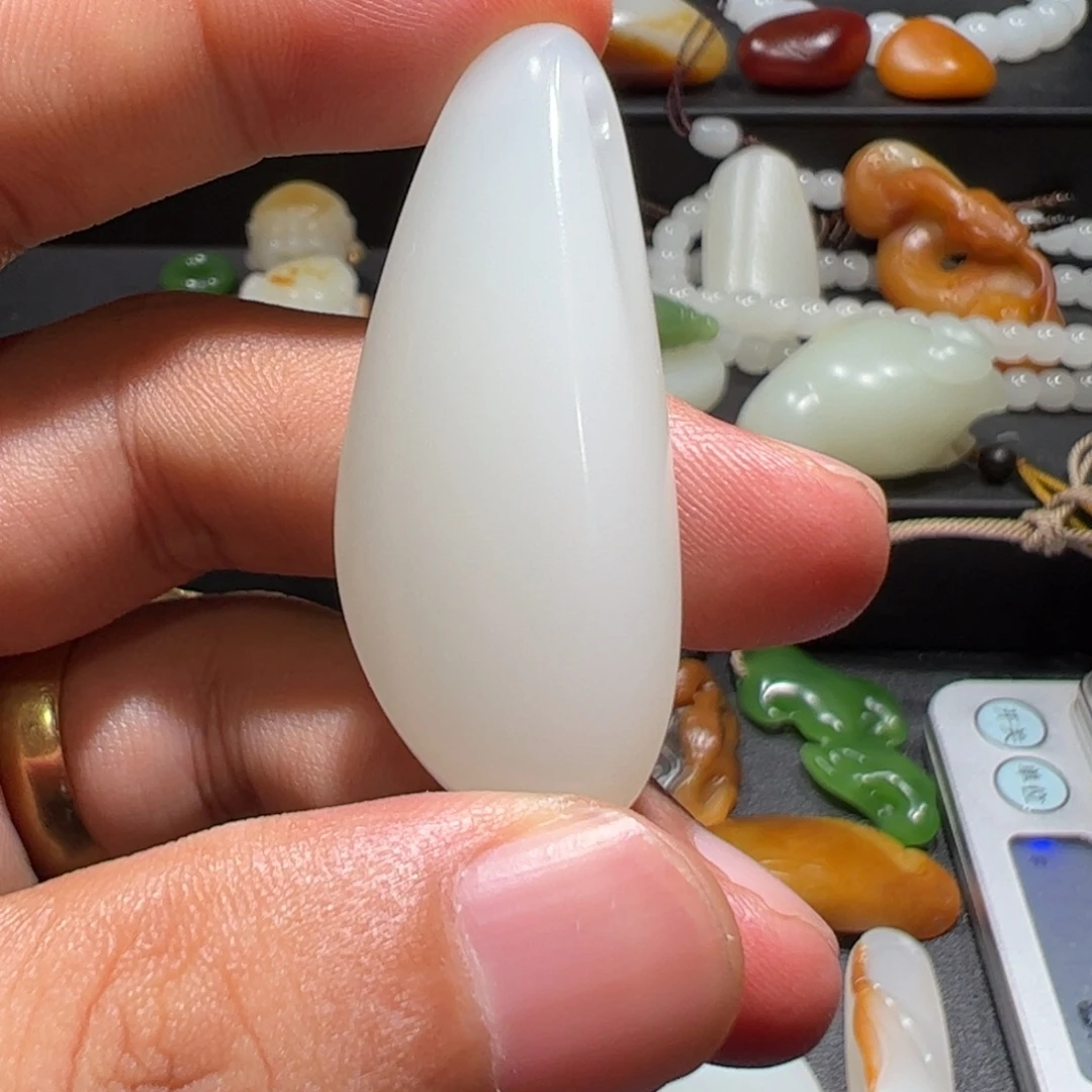 颈饰未镶嵌和田玉