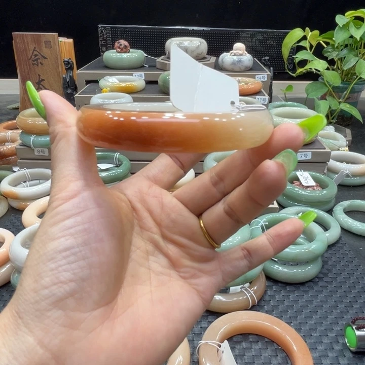 Y***柒石英质玉手镯未镶嵌