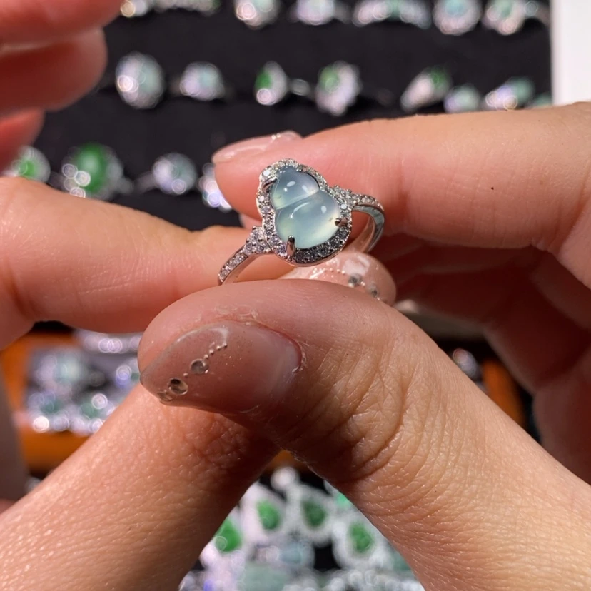 【闪购商品】翡翠颈饰未镶嵌小****e天然