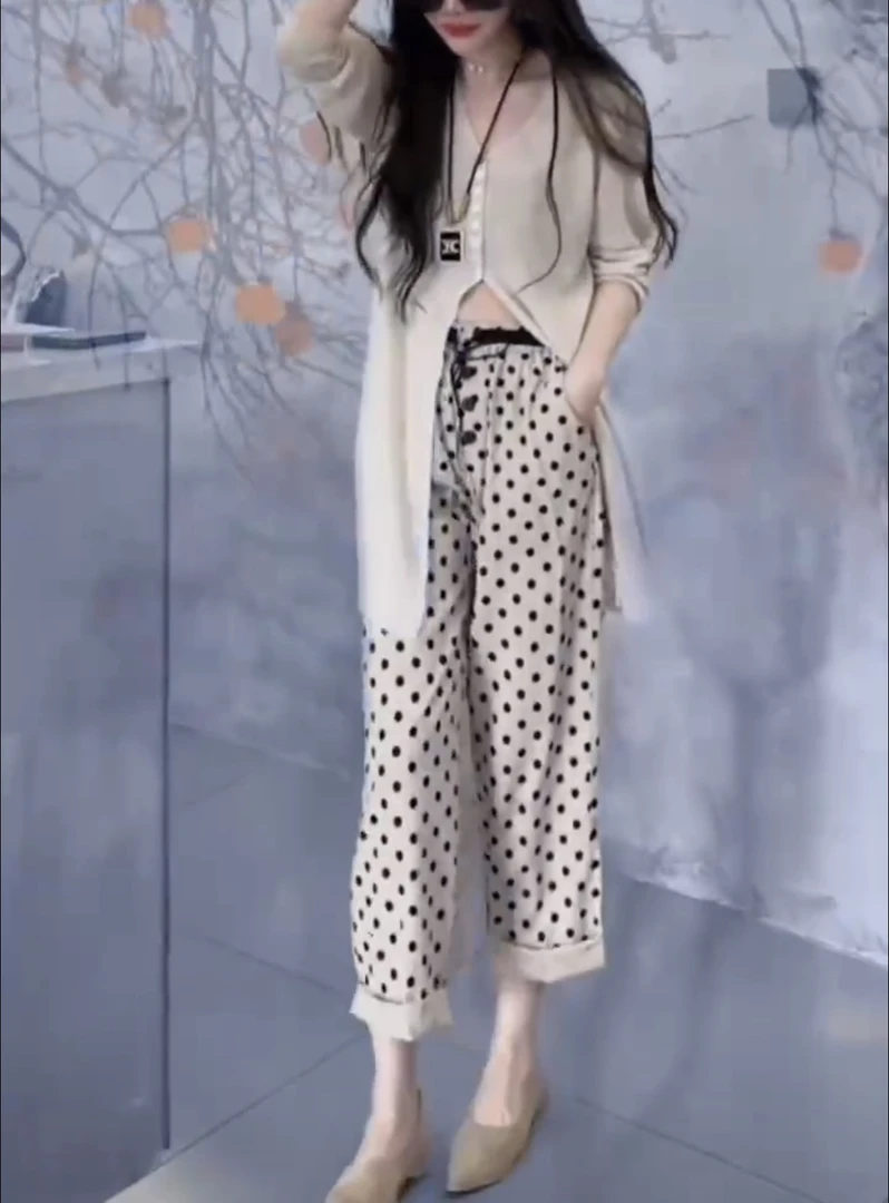 新款时尚气质百搭洋气女装-