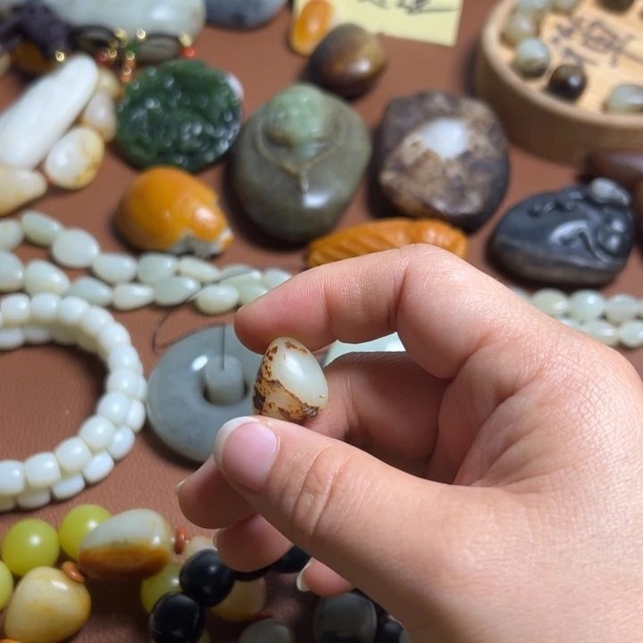 和田玉未镶嵌珠宝奇石