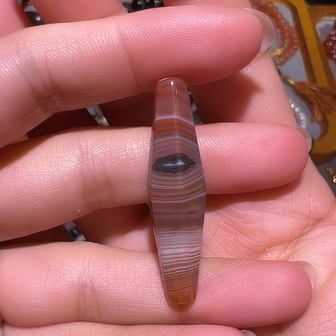 又***了玛瑙/玉髓未镶嵌珠宝半成品