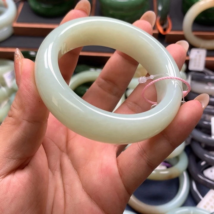 【闪购商品】未镶嵌手镯和田玉