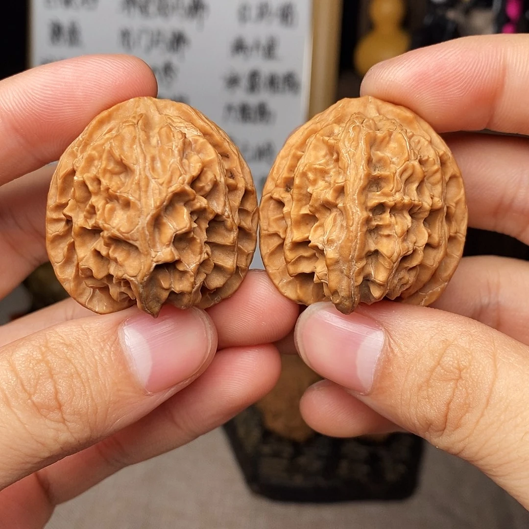 文玩核桃吊坠苹果园