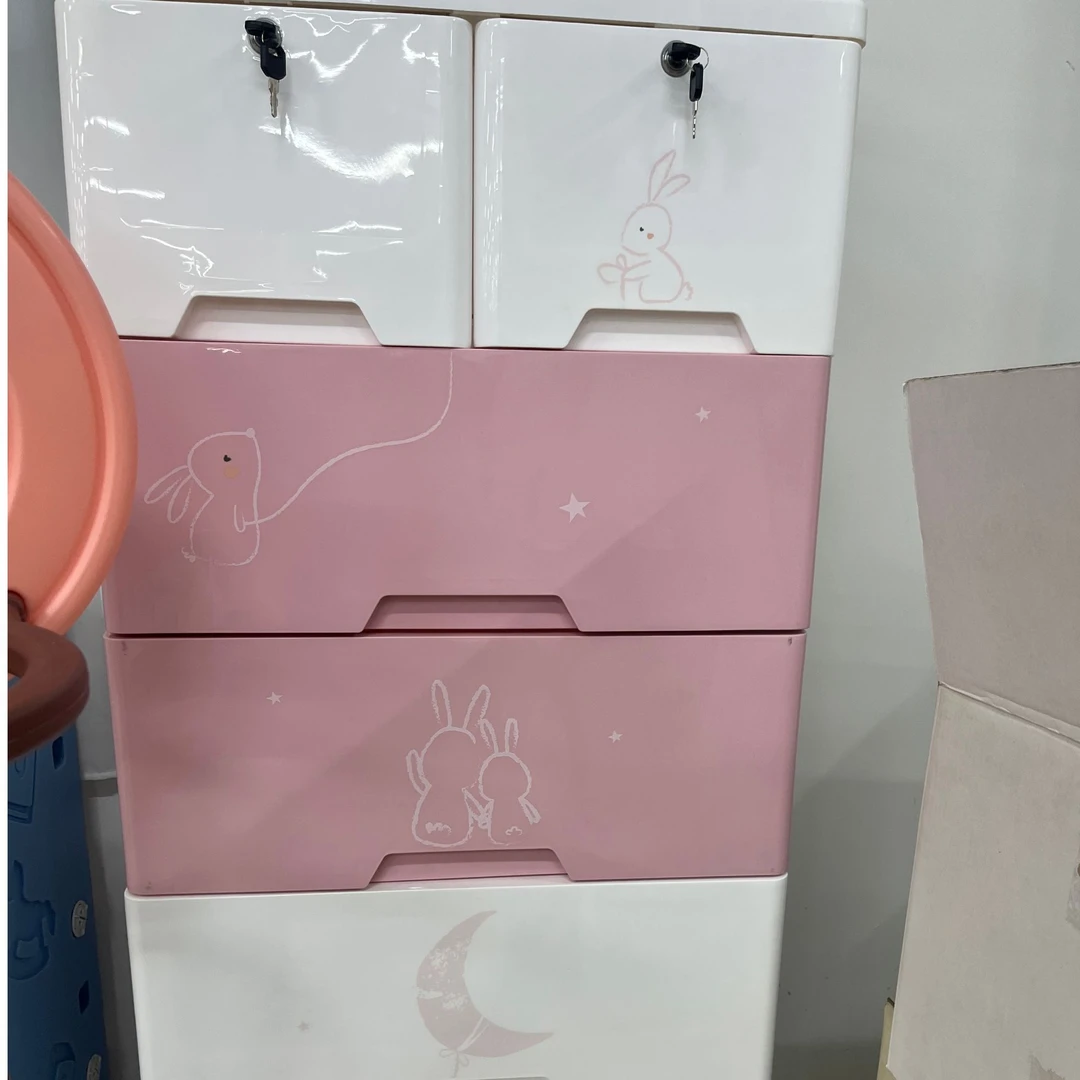 防撞条　　　　　衣　柜