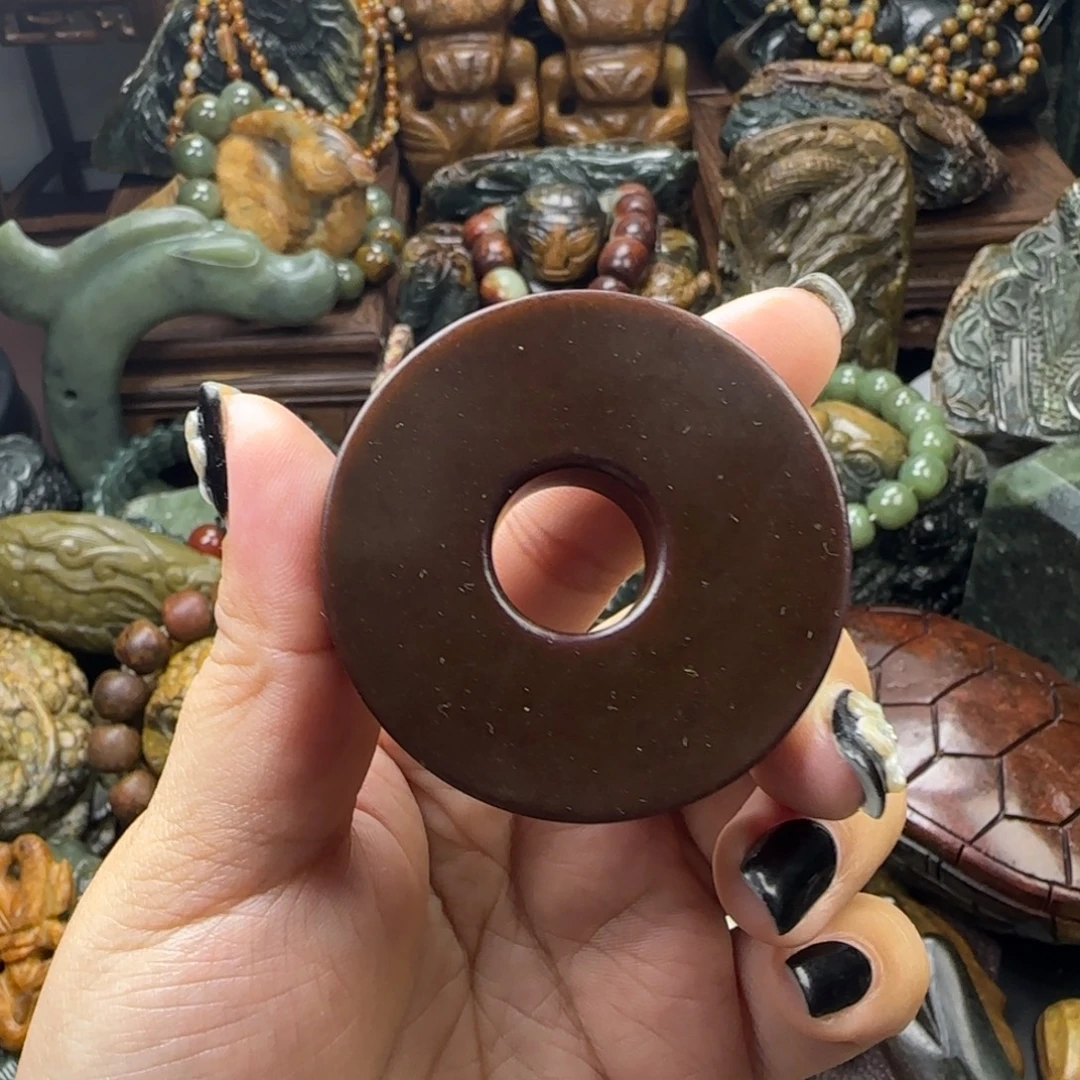 透闪石质玉未镶嵌珠宝奇石