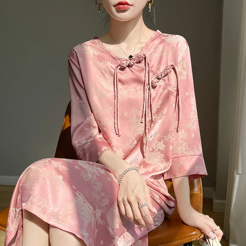 [千蚕云锦]醋酸缎面提花新中式圆领流苏盘扣宽松复古旗袍裙QM088