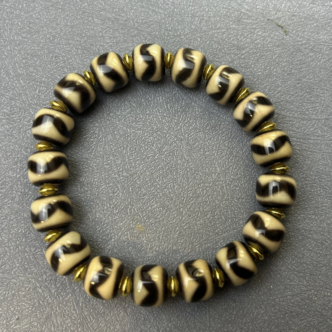 行运虎牙高货台珠手串