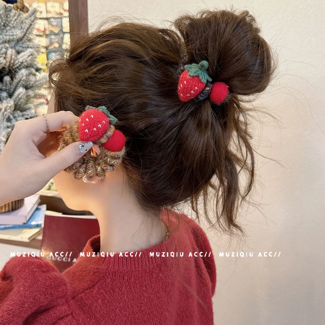 木子秋可爱针织草莓毛球电话线发圈高级感时髦洋气甜美简约搭发饰