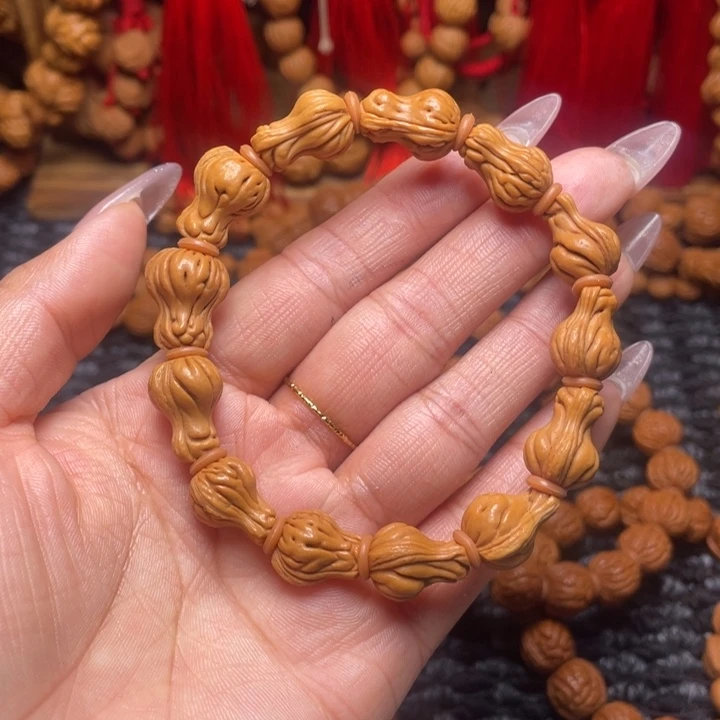 木质类龙纹桃枭手串