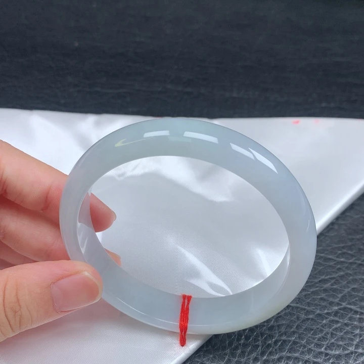 修***士翡翠手镯未镶嵌正圈