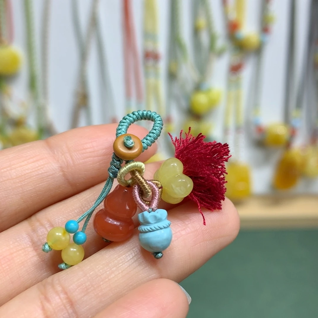 蜜蜡裸石未镶嵌配饰