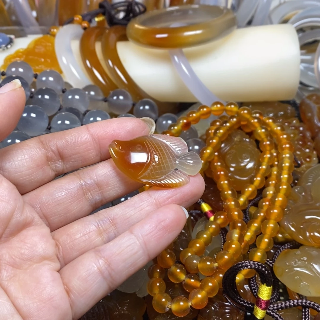 玛瑙/玉髓未镶嵌玛瑙吊坠