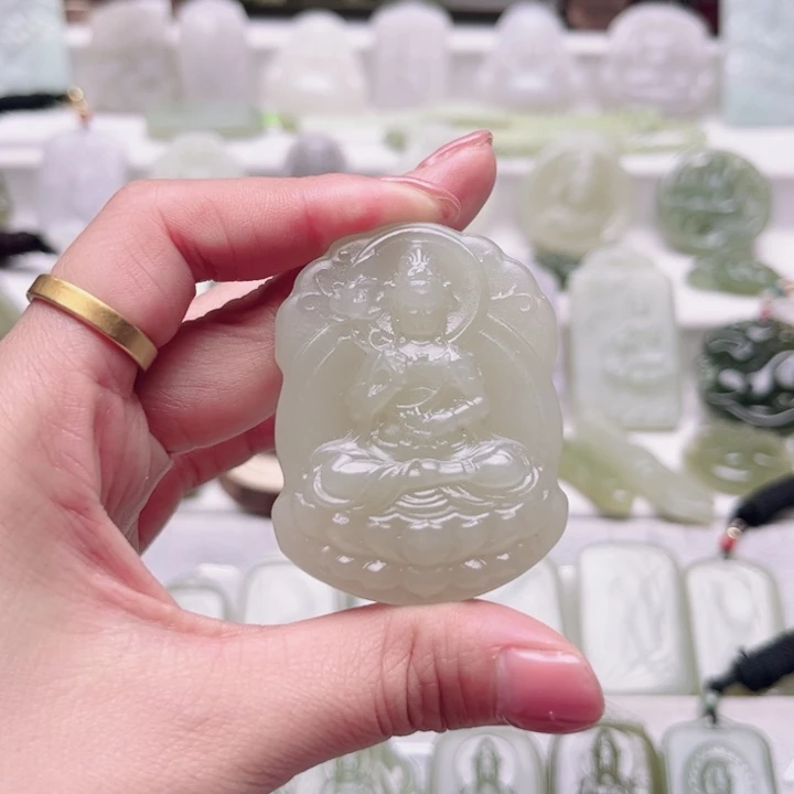 和田玉未镶嵌颈饰