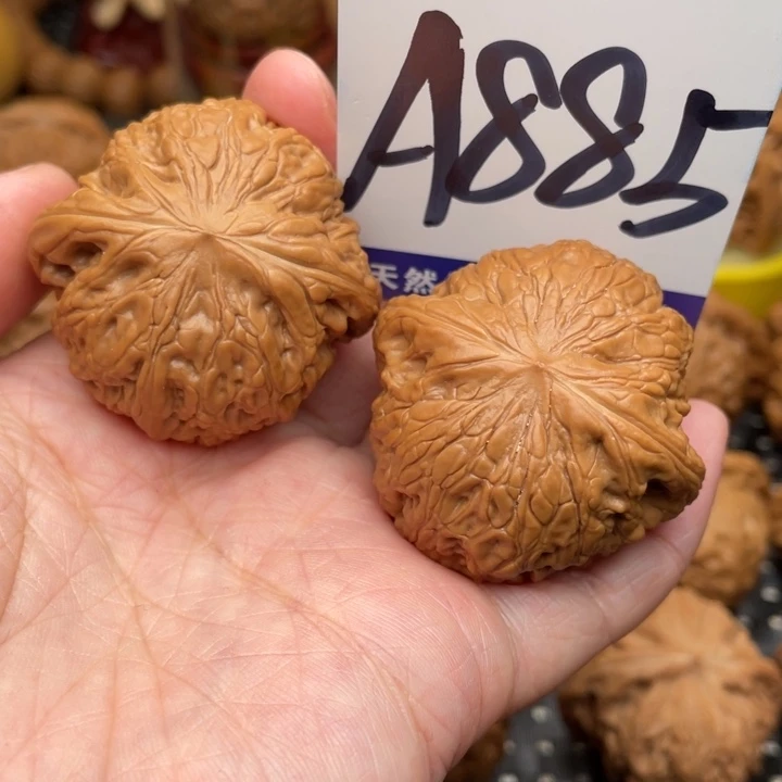 窗***舒桃核把件铁锤妹妹40