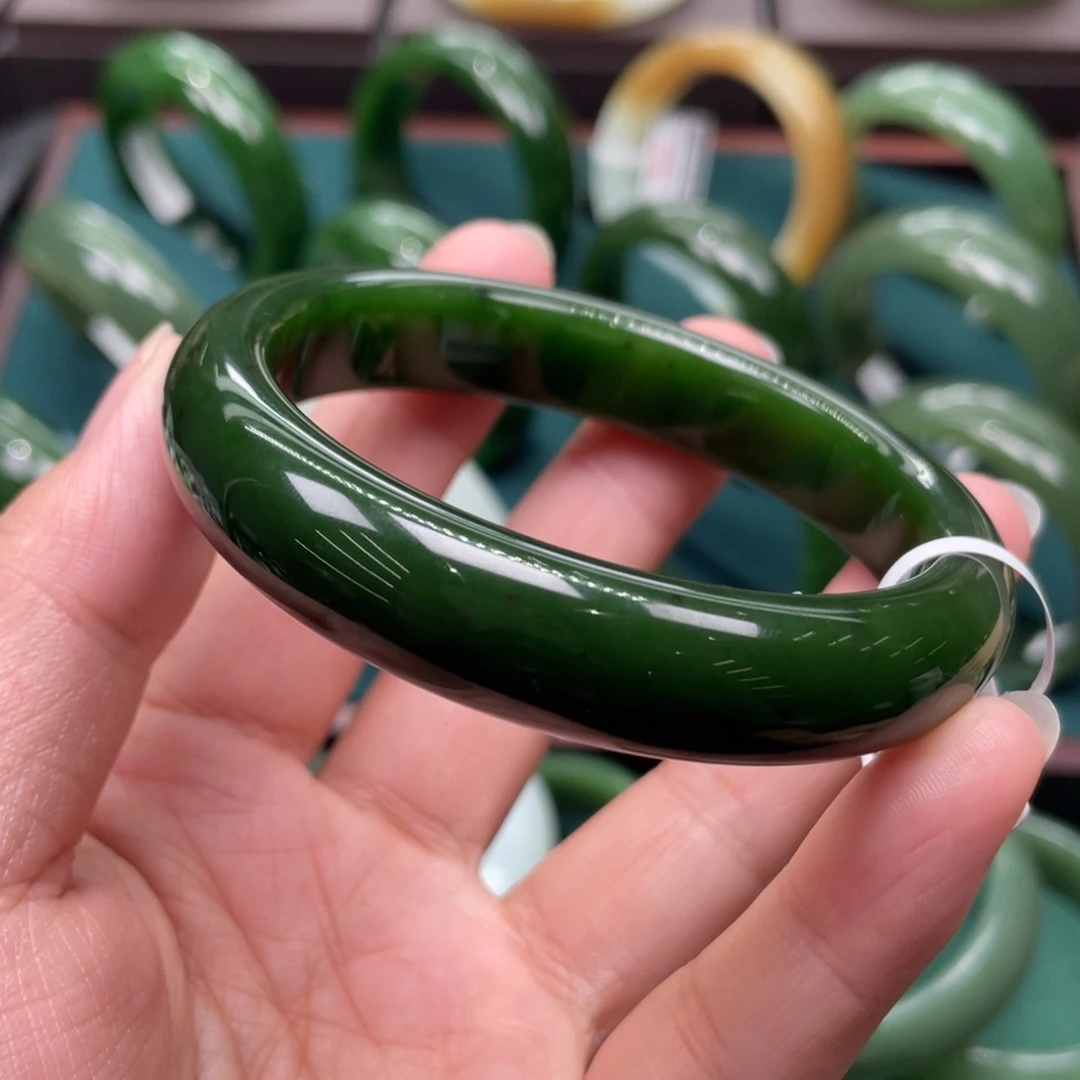 和田玉（碧玉）未镶嵌手镯