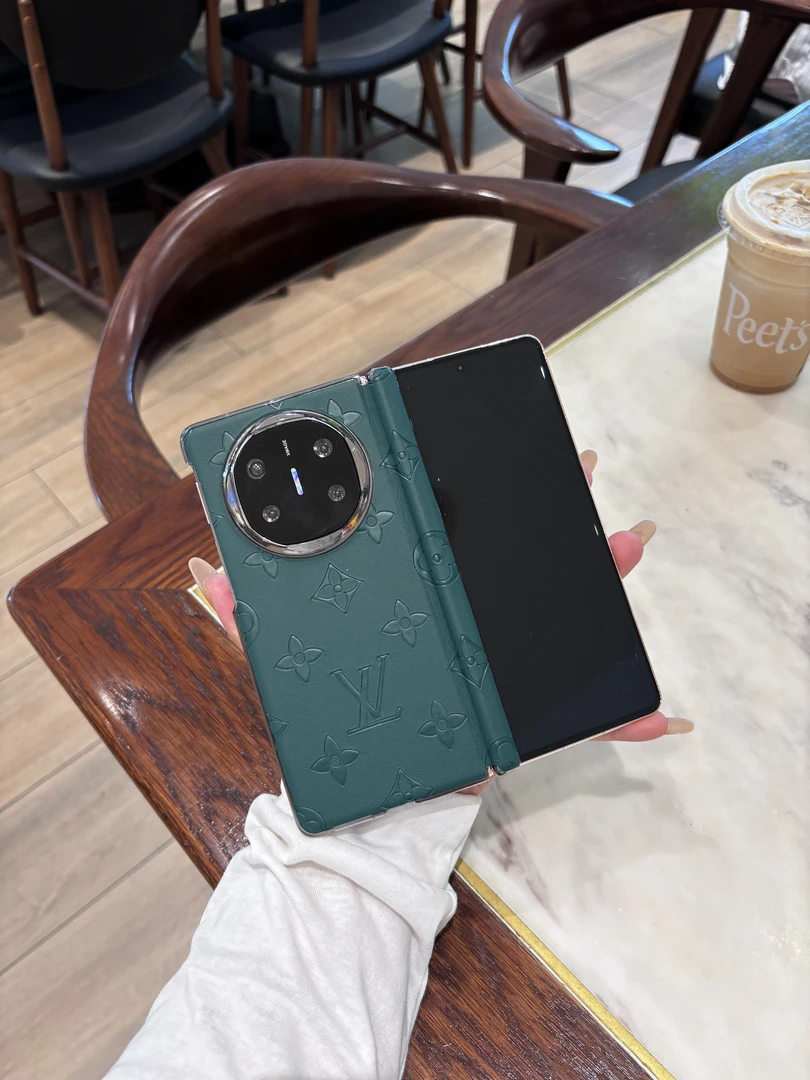 适用于华为MateX6/MateX5老花字母时尚全包智能视窗折叠壳手机壳