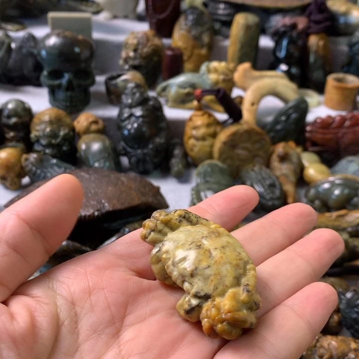未镶嵌岫岩河磨玉（透闪石质玉）笔搁