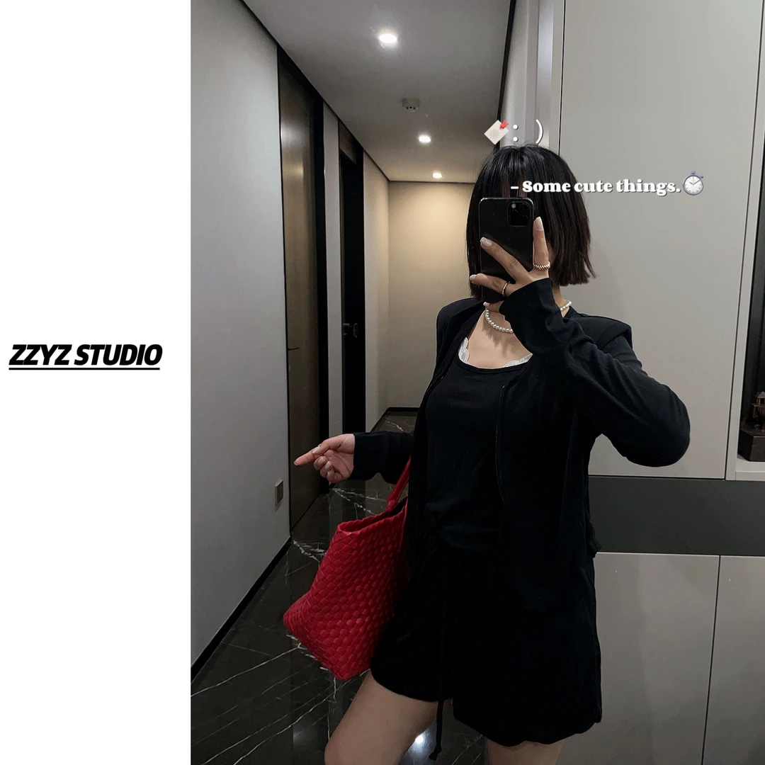 【ZZYZ】“氧气穿搭”设计感小众舒适垂感开衫外套➕吊带➕短裤三件套