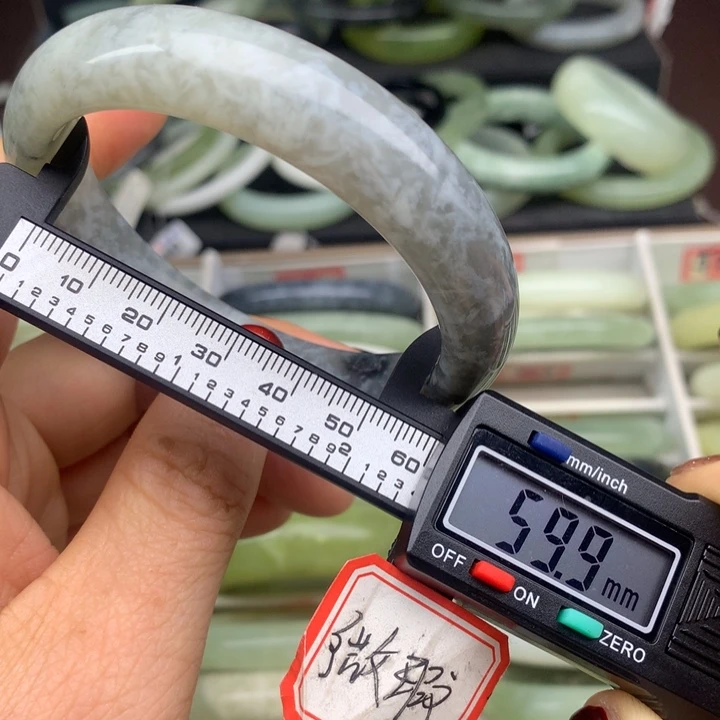 蛇纹石玉未镶嵌手镯508