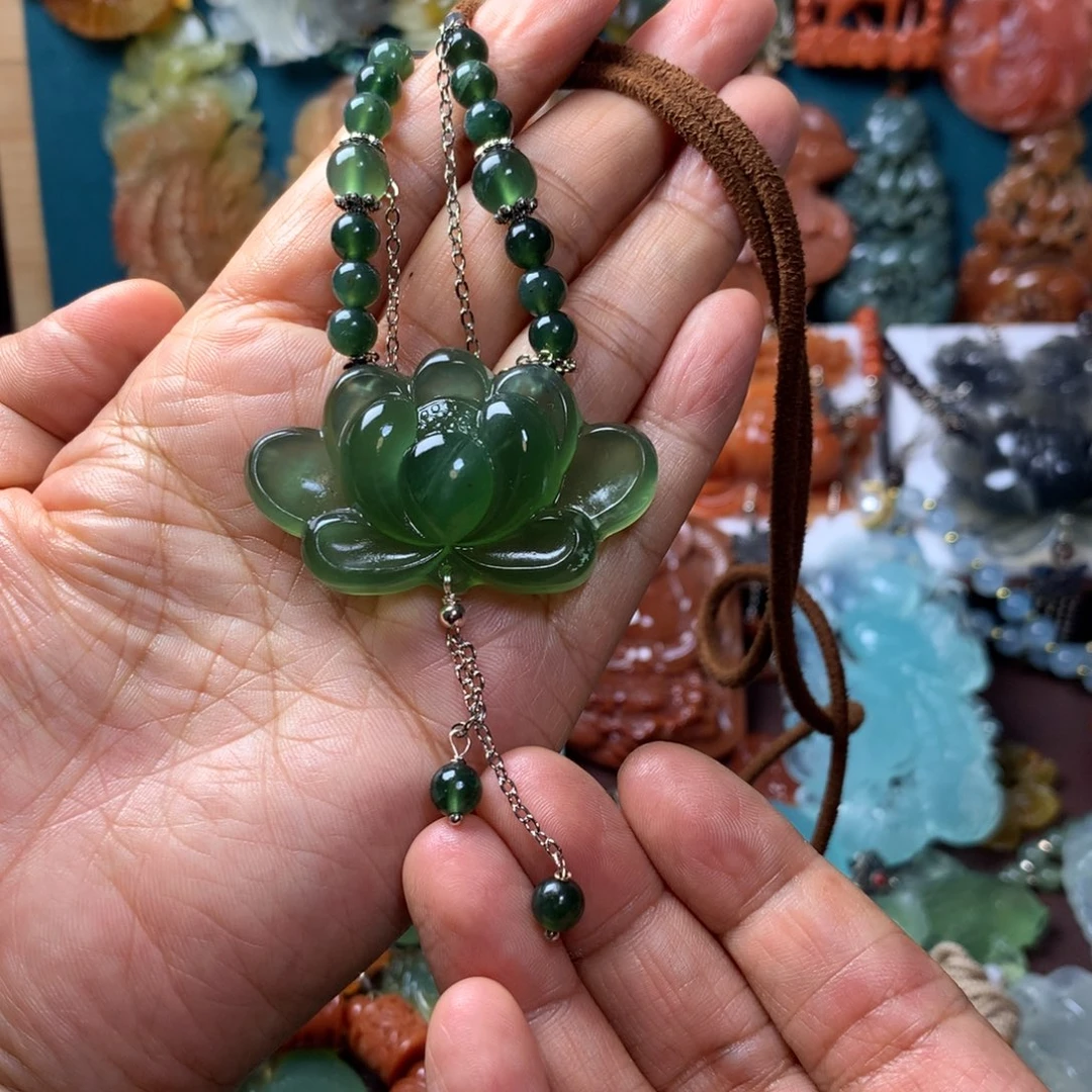 蛇纹石玉未镶嵌挂坠