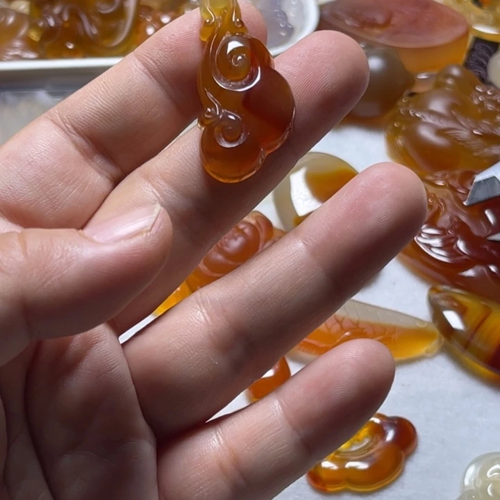 用***3玛瑙/玉髓未镶嵌颈饰004